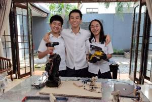 Tim Pelajar Indonesia Raih Emas di Kompetisi Robot Dunia