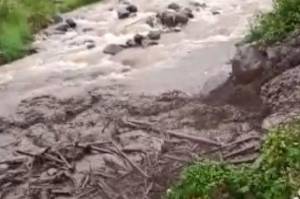 Puncak Bogor Diterjang Banjir Bandang, Wakil Bupati Salahkan Hujan