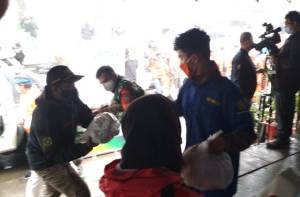 Cegah Kerumunan, Posko Penyaluran Bantuan Dipindah ke Kantor Kecamatan Cisarua
