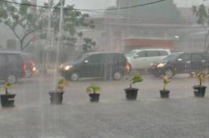 Netizen Puji Jakarta Tidak Banjir meski Hujan Deras, Apa Sih yang Dilakukan Anies?
