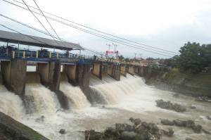 Kawasan Puncak dan Bogor Diguyur Hujan, Warga Bantaran Sungai Ciliwung Diimbau Waspada