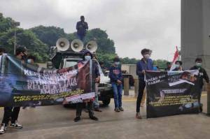 Kunker Komisi III DPR ke Kanwil Kemekumham DKI Disambut Demonstrasi
