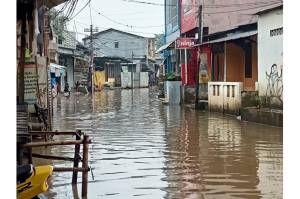 Banjir di Pasar Kambing, Akses Jalan Lumpuh