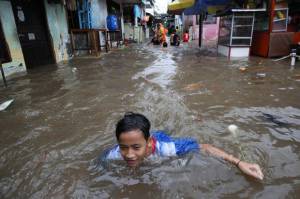 Jakarta Selatan Dikepung Banjir, Ketinggian Berkisar Antara 30 Cm hingga 1 Meter Lebih