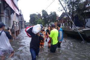 12 RW di Kota Tangerang Terendam Banjir, Tempat Pengungsian dan Dapur Umum Didirikan
