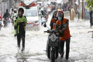 SiCepat Ekspres Salurkan Bantuan untuk Korban Banjir di Tangerang