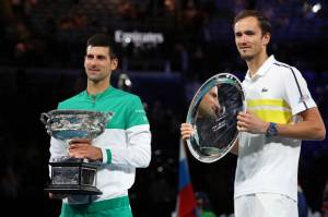Juarai Australian Open, Djokovic Doakan Medvedev Ikuti Jejaknya