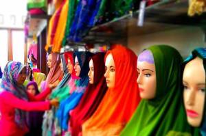 Ungkap Alasan Jokowi Gaungkan Benci Produk Asing, Mendag: Harga Hijab Impor Lebih Murah dari Permen
