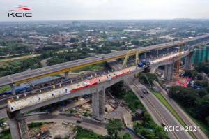 Kereta Cepat Jakarta-Bandung Selesaikan Struktur Tersulit di Bekasi
