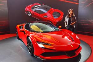 Jualan Ferrari, Eurokars Langsung Boyong PHEV SF90 Stradale dan Ferrari Roma