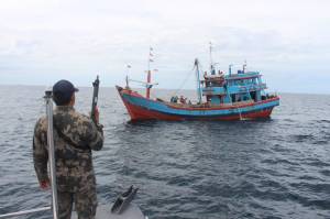 Langgar Aturan, 7 Kapal Cantrang Diamankan di Selat Makassar