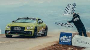 Bentley Ingin Buktikan Lagi Sebagai Mobil Mewah Pendaki Gunung Terkencang di Dunia
