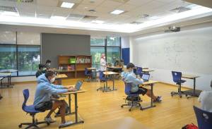 JIS Ujicoba Pembukaan Sekolah Terbatas dengan Blended Learning