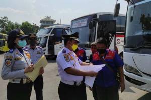 Kepala Terminal Tanjung Priok Sosialisasi Larangan Mudik ke Pengusaha PO Bus