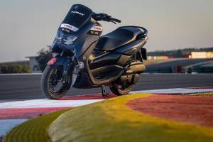 Sah, Yamaha NMAX 125 Jadi Skuter Resmi Balapan MotoGP