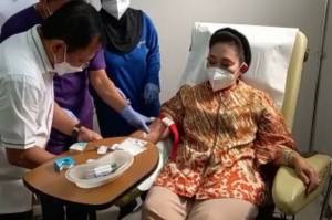 Darah Diambil, Titiek Soeharto Jadi Relawan Vaksin Nusantara Besutan Dokter Terawan