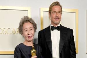 Youn Yuh Jung Goda Brad Pitt di Oscar 2021