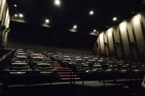 Viral Pengunjung Bioskop Terkunci Tengah Malam di Mall, Warganet Ingatkan Aksi Bunuh Diri Wanita
