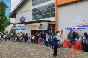 Operasi Pasar Digelar Bulog, Daging Sapi Beku Dijual Rp80.000/Kg