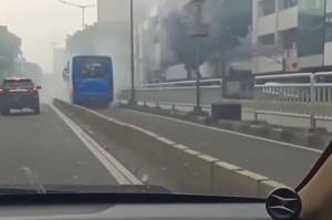 Bus Transjakarta Terbakar di Jalan Kyai Tapa, Apa Penyebabnya?