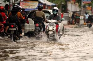 Kerap Diguyur Hujan di Malam Hari, BPBD Minta Warga Bekasi Waspada Banjir