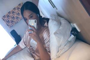 Anya Geraldine Unggah Foto di Tempat Tidur, Netizen Salah Fokus