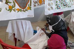 Tangan-Tangan Terampil di Balik Lapas Perempuan Manado Hasilkan Batik Khas Sulut