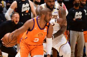 Anthony Davis Cedera, Lakers Dibungkam Phoenix Suns di Game 4