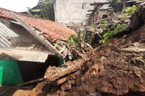 Tebing Proyek Double Track Bogor-Sukabumi Milik PT KAI Longsor, 7 Orang Luka-luka