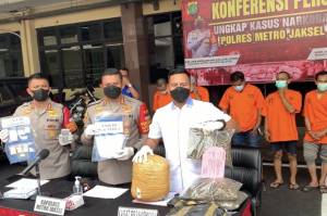 Gulung Sindikat Peredaran Narkoba, Polisi Sita 12 Kg Ganja di Jakarta Selatan