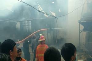 Kebakaran Hebat di Pademangan Hanguskan 25 Rumah, 50 KK Terdampak