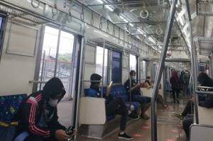 Warganet Keluhkan Pendingin Tak Optimal di Gerbong KA 1361 Commuter Line Lintas Bekasi