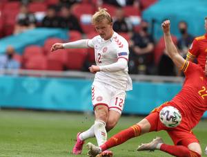 Babak I: Denmark Unggul atas Wales Lewat Gol Kasper Dolberg