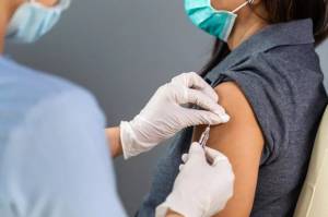 WHO Sebut Manfaat Vaksin Covid-19 Lebih Besar dari Resikonya