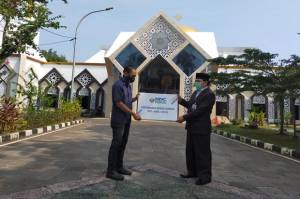 MNC Peduli Salurkan Hewan Kurban Sapi di Masjid Baitul Faidzin Cibinong