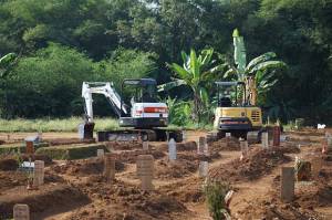 Bantu Gali Makam COVID-19, Kementerian PUPR Kirim 2 Excavator ke Kota Bogor