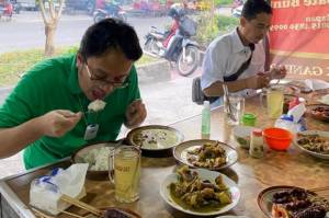 Habiskan Makan di Warung dalam 7 Menit, Wamendag: 20 Menit Sangat Bisa Diterapkan, Asal Jangan Ngobrol