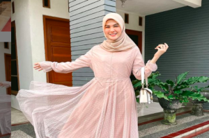 Nikahi Alvin Faiz, Henny Rahman Sebut Mudah Bongkar Penyebab Perceraian dengan Zikri Daulay