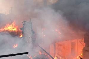 Kebakaran Hanguskan 3 Home Industry di Tambora, Kerugian Capai Rp 2,8 Miliar