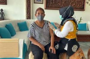 Susi Pudjiastuti Suntik Vaksin Kedua di Rumah, Dapat Hak Istimewa Demi Hindari Keributan