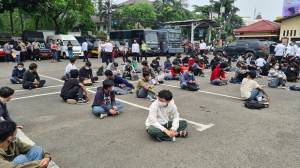 Hari Pertama Sekolah, Puluhan Pelajar Jakarta Langsung Siapkan Tawuran dengan Pelajar Tangerang