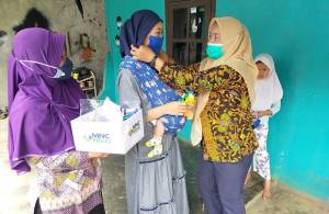 Galakkan Prokes, MNC Peduli Dukung Relawan Salurkan Masker di Watesjaya Bogor
