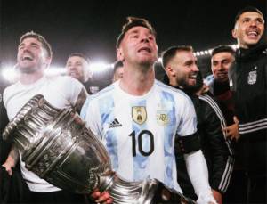 Lionel Messi Terharu karena Terlalu Lama Menunggu Sukses di Argentina