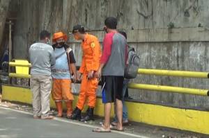 Bocah Hanyut di Gorong-gorong Kali Gang Siluman, Petugas Perluas Area Pencarian