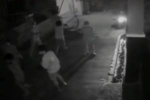 Tawuran 2 Kelompok Pemuda Pecah di Cipayung Jaktim Terekam CCTV