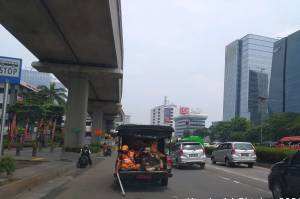 Ranjau Paku Bertebaran di Jalanan, Satpol PP Jaktim Sapu Bersih 10 Kecamatan
