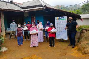 MNC Peduli Salurkan Sembako untuk Warga Kampung Terpencil di Bogor