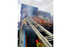Kebakaran Hanguskan Rumah di Duren Tiga, Kerugian Rp615 Juta