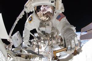 Sempat Tertunda, 2 Astronot NASA Jalani Misi Spacewalk untuk Perbaiki Antena Stasiun Luar Angkasa