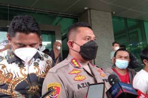 Polisi Olah TKP Kebakaran di Gedung Cyber Mampang